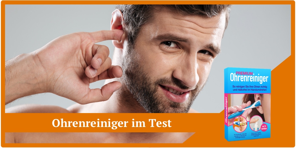Ohrenreiniger im Test: Mann mit Bart steckt sich seinen kleinen Finger ins Ohr und schaut skeptisch.